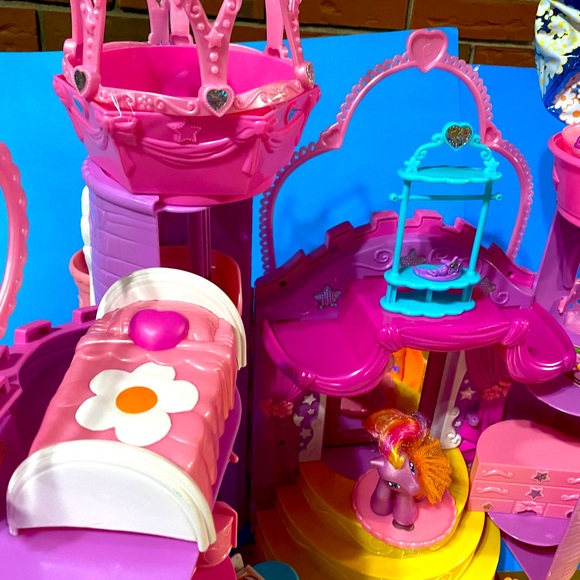 MY LITTLE PONY G3 2002 CELEBRATION CASTLE PLAYS MUSIC & LIGHTS UP EXCLUSIVE PONY - Picture 9 of 16